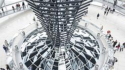 Die Kuppel des Bundestages in der Innenaufnahme.