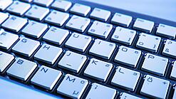Eine Computer-Tastatur in Nahaufnahme.