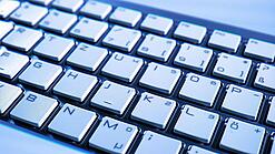 Eine Computer-Tastatur in Nahaufnahme.