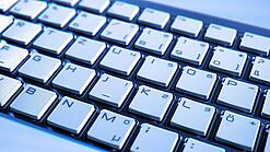Eine Computer-Tastatur in Nahaufnahme.