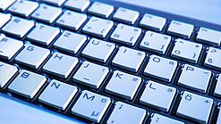 Eine Computer-Tastatur in Nahaufnahme.