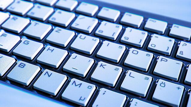 Eine Computer-Tastatur in Nahaufnahme.