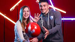 Maria Pokotylo (20) und Artur Golubytskyi (17) bei den Dreharbeiten zu 30 kurzen Sprachvideos „Ukrainisch - Deutsch, Deutsch – Ukrainisch“.