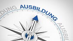 Kompassnadel zeigt auf das Wort Ausbildung