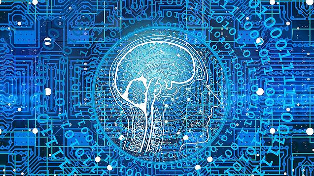Eine futuristische und stilisierte Darstellung eines Gehirns mit Schaltkreisen und Binärcode im Hintergrund.
