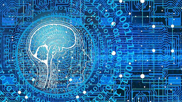 Eine futuristische und stilisierte Darstellung eines Gehirns mit Schaltkreisen und Binärcode im Hintergrund.